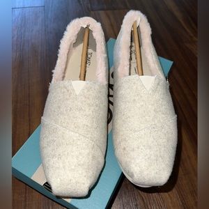 Toms Shoes Gray with Pink Fur